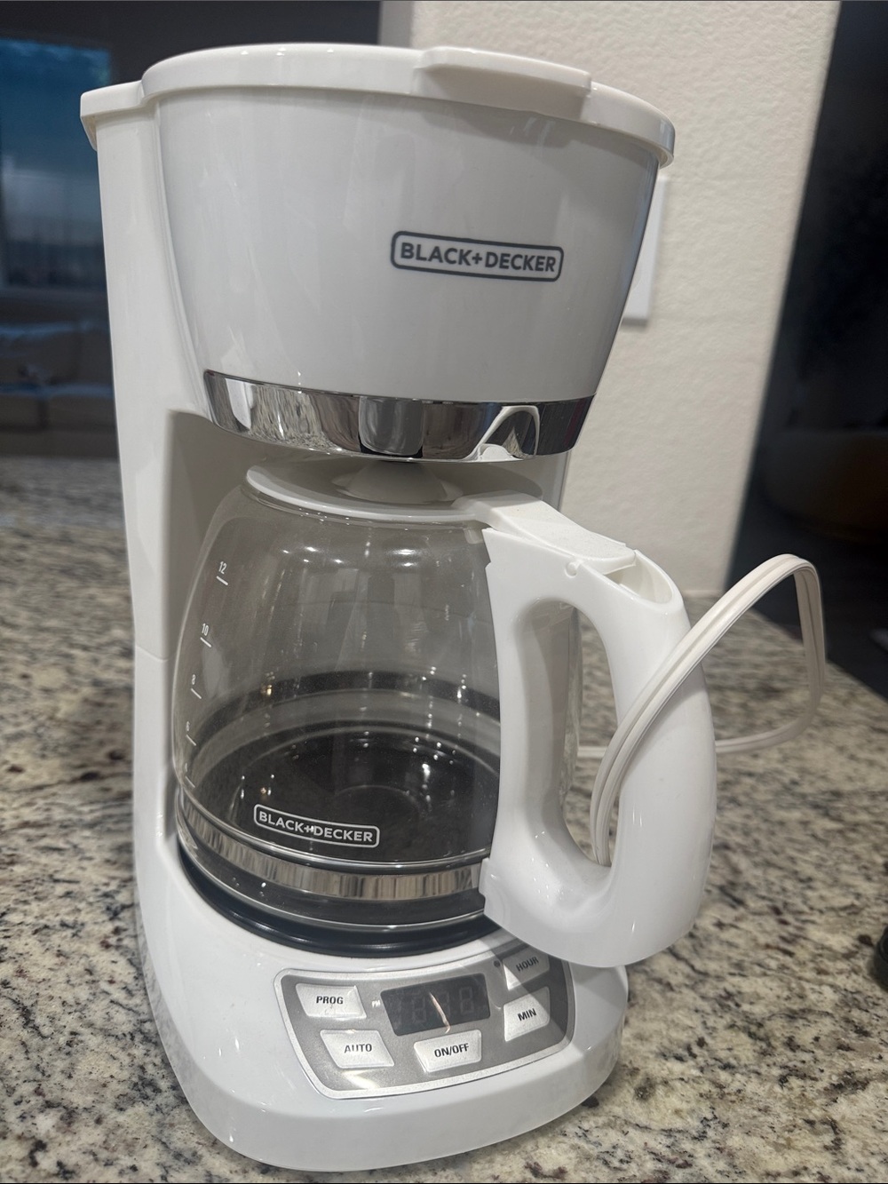 Black & Decker White Drip Coffee Maker with Glass Carafe